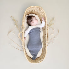Load image into Gallery viewer, Sleeping bag newborn. It gently hugs your baby, providing a feeling of snugness and reassurance. By recreating the comfort and security of the womb, it gives your little one a sense of calm and well-being, which promotes sleep.