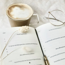 Load image into Gallery viewer, A well-being tool and a nice gift idea to offer as an invitation to happiness! Un outil de bien-être et une jolie idée cadeau à (s')offrir comme une invitation au bonheur!